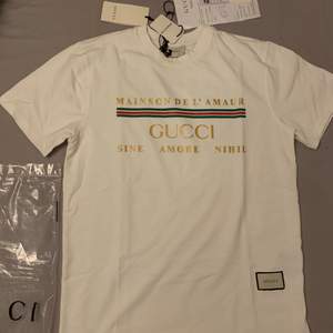 Original Gucci t-shirt med kvitto.  Storlek L 