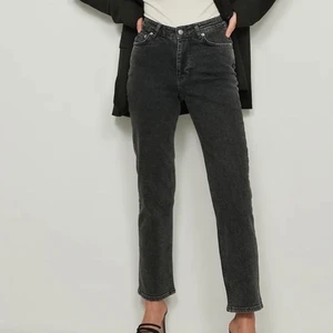 Mid Rise jeans - Superbra skick, inte använda alls mycket då dom bara legat i garderoben! Skriv för fler bilder 💕 nypris 549 kr