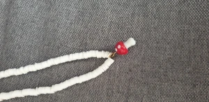 Svamp halsband  - Vitt halsband med platta pärlor + svamp hänge 