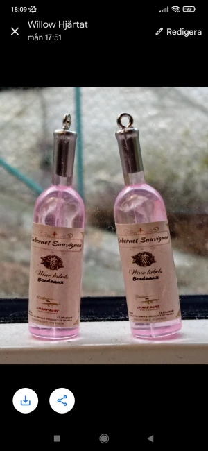🍷Kawaii rose vin flaska berlock🍷 - 🍷Två stycken Rose vin flaskor för 15kr tillhör en liten gåva🍷Du får både två
