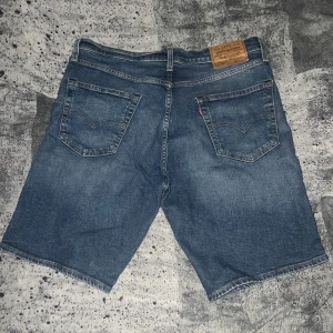 Levis shorts - Levis jeansshorts, inte mycket använda så i bra skick
