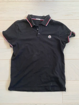 Moncler pike storlek L - Storlek L den är i fint skick hör av dig för mer information 🥰