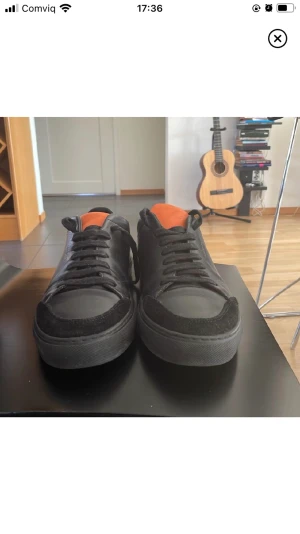 Arigato 43 - Jag säljer mina Arigatos De är i storlek 43 Litet märke på baksidan