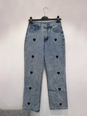 Jeans  - Boyfriend jeans med hjärtan