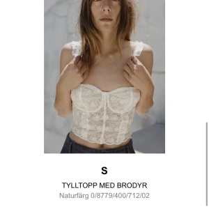 Topp från zara - Så söt men tyvärr för liten för mig vid bysten. Köpt för 240kr aldrig använd. 