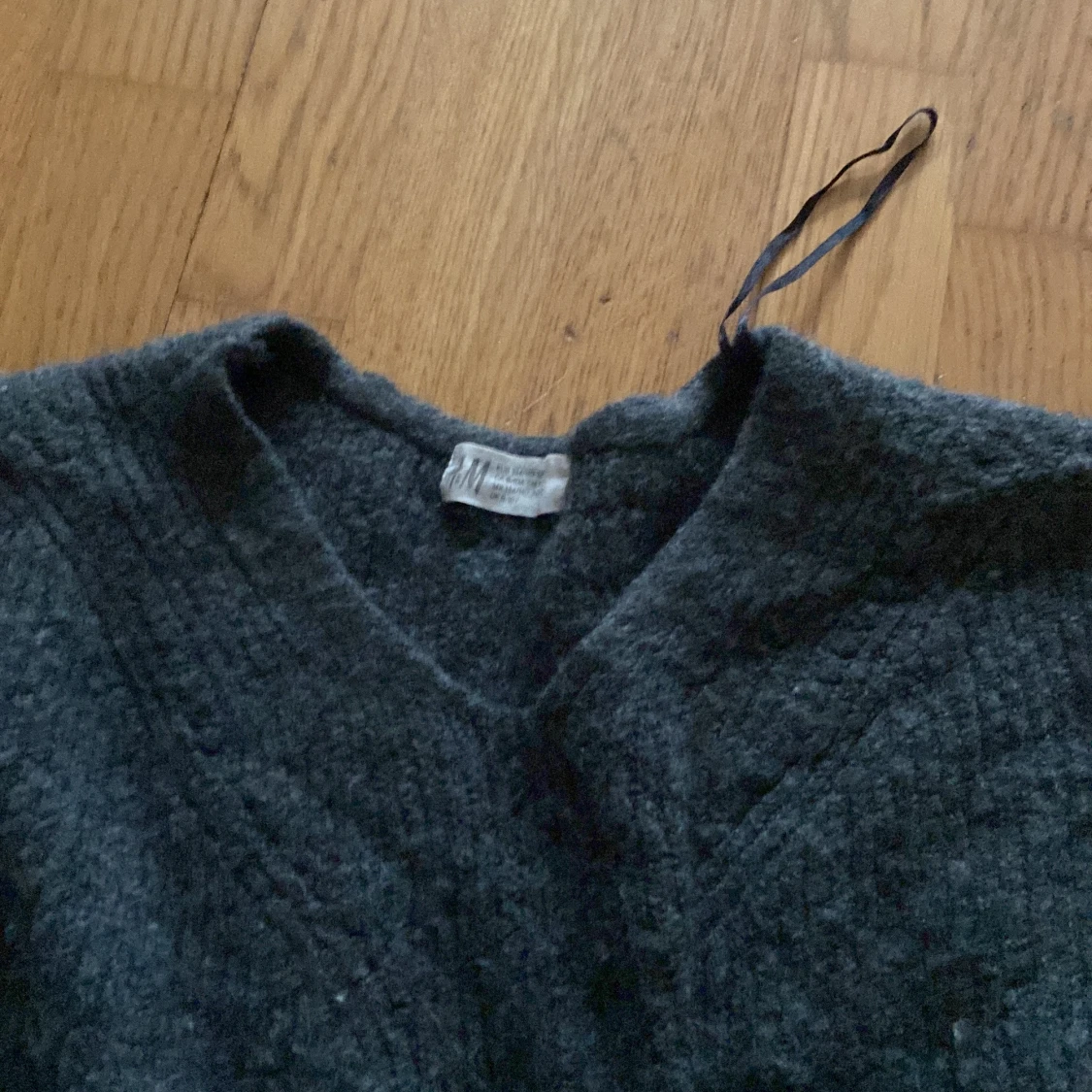 Grå stickad tröja - 90