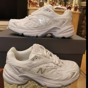 New Balance ML725M - Munsell white Size: 36  BIN: 900kr  Meet up i malmö eller köp till frakt