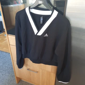 Adidaströja stl M. - Oanvänd adidaströja stl M.