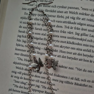 Handgjort örhängen  - Handgjort örhängen 🤍 Frakten är 15 kr om du betalar via swish📫‼️kontakta mig först innan du köper‼️ 