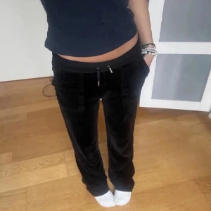 Juicybyxor  - Säljer nu mina superfina svarta juicybyxor eftersom jag inte får någon användning för dom❤️❤️