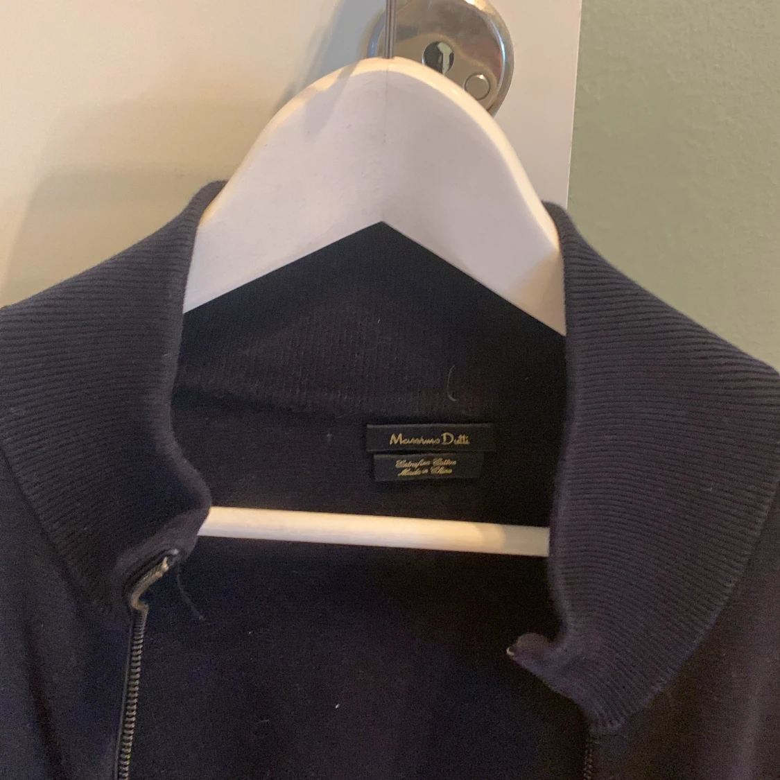 Säljer min massimo dutti tröjaa - 90