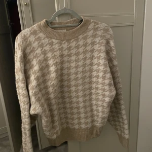 Stickad tröja - Stickad tröja till salu