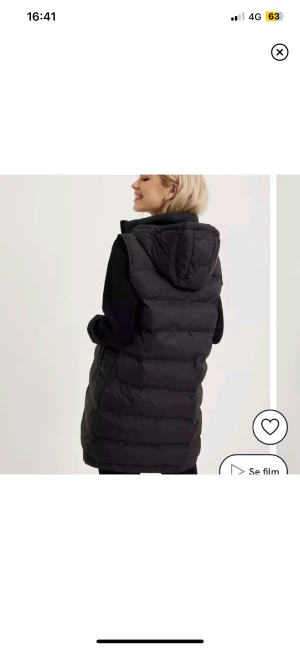Zara väst - Intressekoll på min Zara väst, tror inte denna finns och köpa längre, men tyvärr kommer inte min väst till användning längre, nypris tror jag är typ 500-600kr o mitt pris 400kr jag står ej för frakt, Storlek XS fint skick pris går att diskutera!❤️❤️