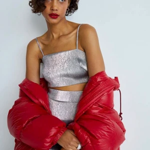 Topp fest - Helt ny med lappar kvar storlek s,   H&m priset : 199kr mitt pris 145kr