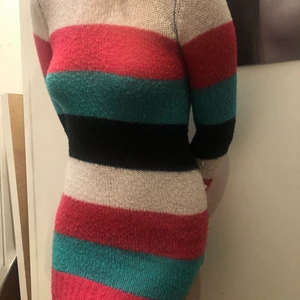 Trendig klänning Storlek: S👗🌸 - Superfin och trendig klänning som är köpt second hand👗💓 Storlek: S och fin till sommaren efter stranden 👗☀️👙 200kr inklusive frakt 🌸💓