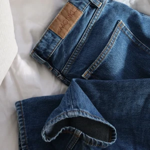 MONKI TAIKI JEANS - Jens från monki i mycket bra skick! Modell:TAIKI storlek 24. Supersköna och snygga till allt!
