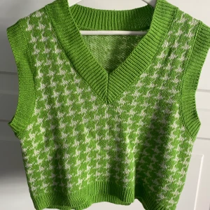 Grön väst - Superfin väst i grönt. Använd en gång! 