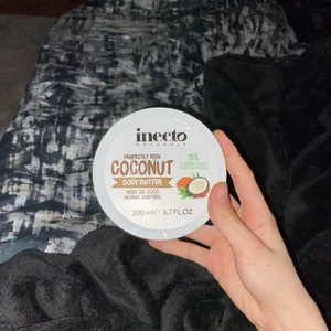 Kroppskräm inecto  - Vit kroppskräm från inecto med cocounut lukt/smak (BODY BUTTER)