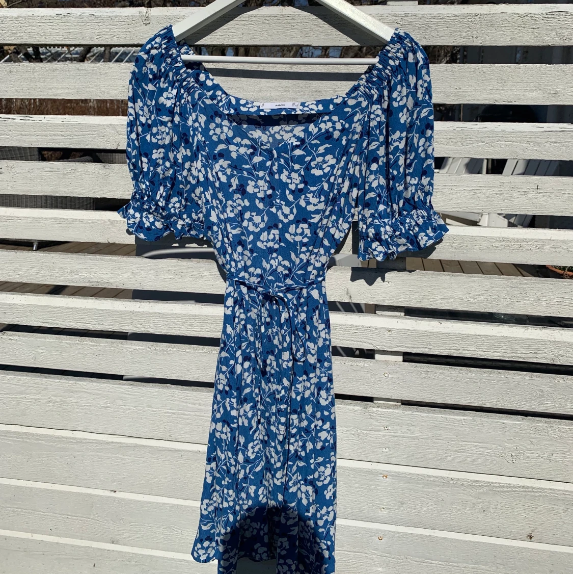 Blommig sommarklänning  - 91