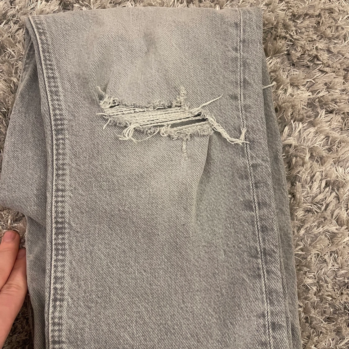 Zara jeans med hål  - 90