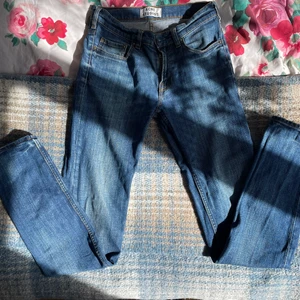 Acne Studios Jeans - Acne Jeans i väldigt bra skick! De är mid/low-rise. Säljer pga för små :( 