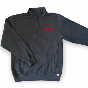 Vintage Sweatshirt, Zip - Skick 10/10. Nyskick, det enda är örat att zippen är halv, men fungerar som vanligt!