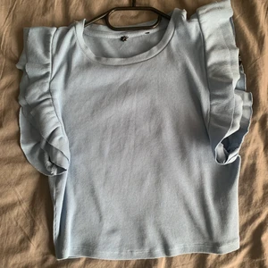 Blå volang topp - Zara topp vill byta mot en vit 