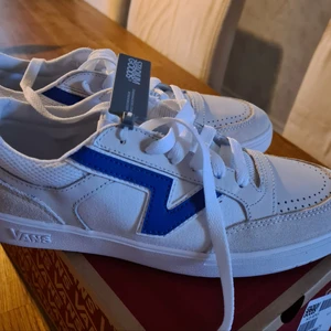 Vans Lowland cc - Helt nya, storlek 41 (26.5cm) nypris:1085 kr 
