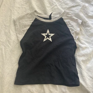 H&m baby tee - Gullig baby tee från h&m, använd 1 gång 