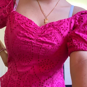 Assnygg tröja som är i helt nytt skick - Fick denna i present och användes aldrig. Helt ny och är i jättevacker färg. 