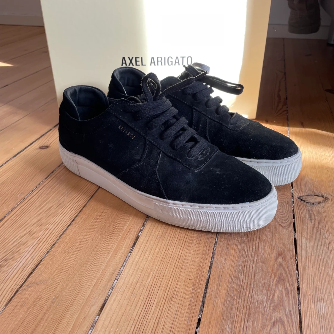 Axel Arigato  Platform Sued Black  - 90