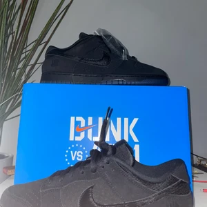 Nike dunk low undefeated - 8,5/10 i skick köpta från sns  Hör av vid intresse mvh