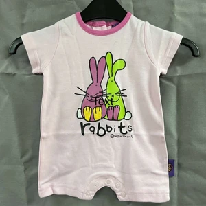 Barn body - Helt ny med tagg.  Passar barn 0-3 månader