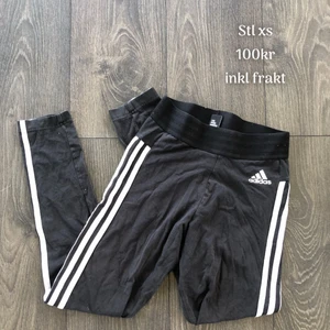Adidastajts - Information står på bilden 