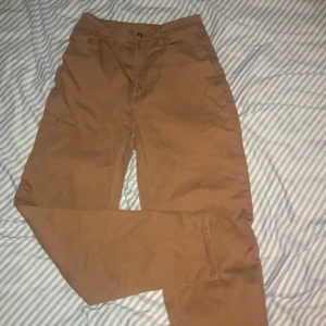 Bruna jeans - Bruna jeans från h&m i storlek 38, passar nog en 36 också. 