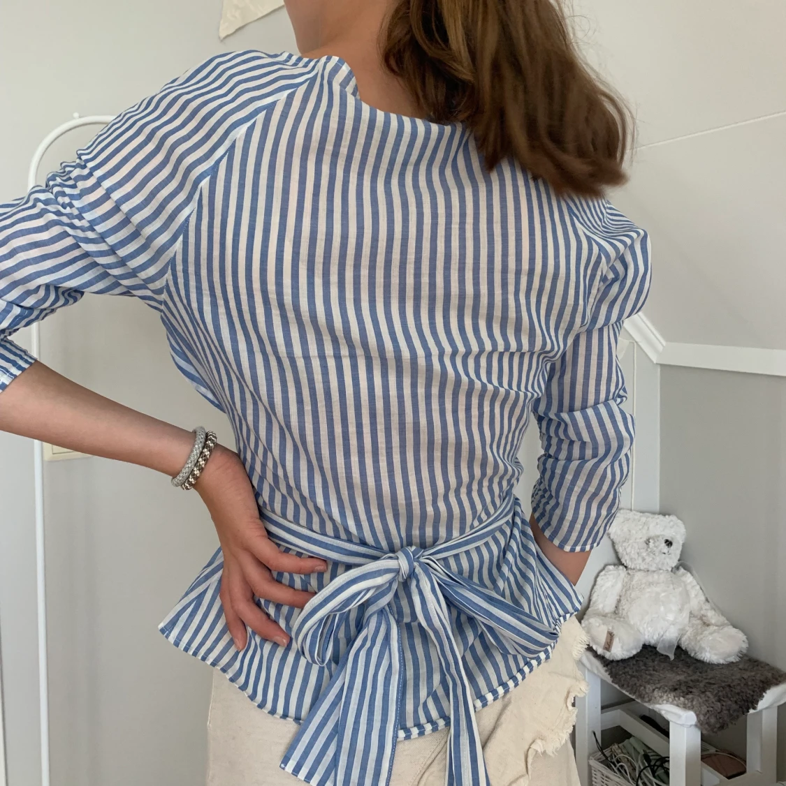 Söt tröja med volanger 