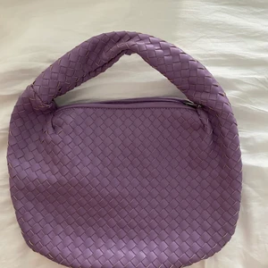 Väska  - Helt oanvänd och köpt på NA-KD för 499. 