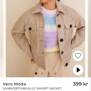 oanvänd kort kappa  - säljer min nästan oanvända beiga korta ”kappa” från vero moda 