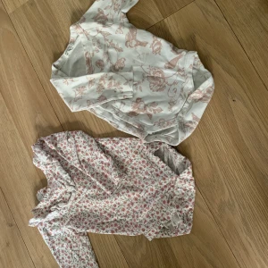 Newbie strl.62 - Säljer 2 bodys i storlek 62 i fint skick!  Kan fraktas om köparen står för frakten🌸