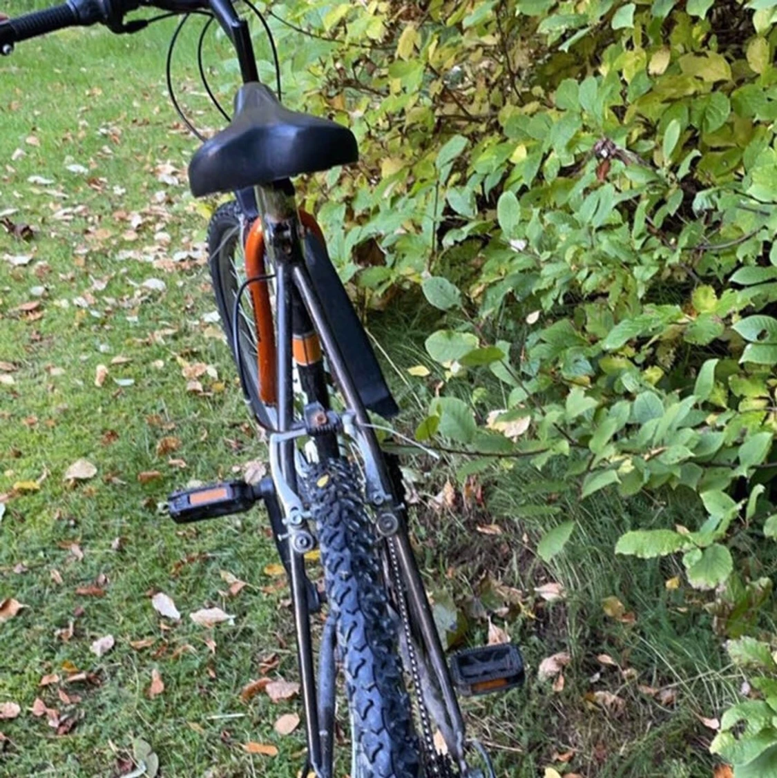 Säljer en duracell mountain bike för 6000kr den är använd  - 90