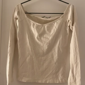 NAKD topp st S - Off shoulder topp från NAKD, använd få gånger precis som ny💖