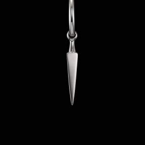 Nu säljer jag detta super fina trendiga Poison Arrow örhänge från Maria Nilsdotter💓 Det är använd sparsamt och i fint skick!  Ny pris är 2295! Köp direkt för 1300kr