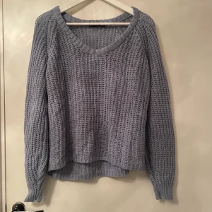 Knitwear - Fin stickad tröja, vet ej märke. Blå förgad. 