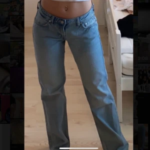 Lågmidjade weekday jeans - säljer dessa weekday jeans, har tyvärr blivit försmå. Original pris 500. Köparen betalar för frakten