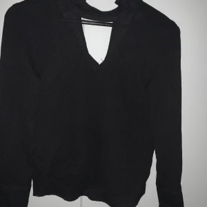 Tröja - Superfin o proper tröja som aldrig använts! I priset ingår frakt🤩