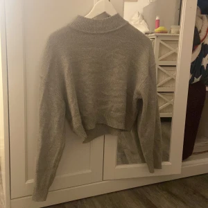 Grå stickad - Grå stickad ifrån H&M