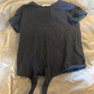 Mörkblå magtröja  - Mörkblå magtröja, oanvänd.