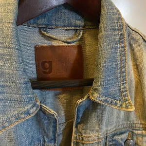 Jeansjacka - Jeansjacka från Gina tricot. Storlek Xs/s. I gott skick.