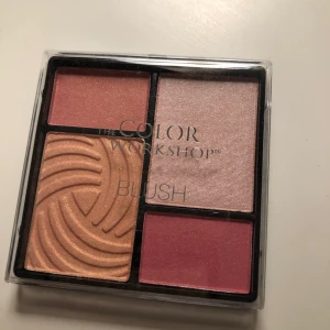 Rouge palett - Rouge palett , aldrig använd! Frakt tillkommer på 14kr.