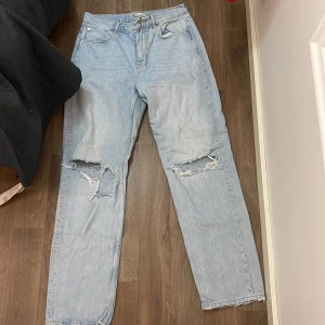Gina jeans - Jeans med hål från Gina 90’s modellen